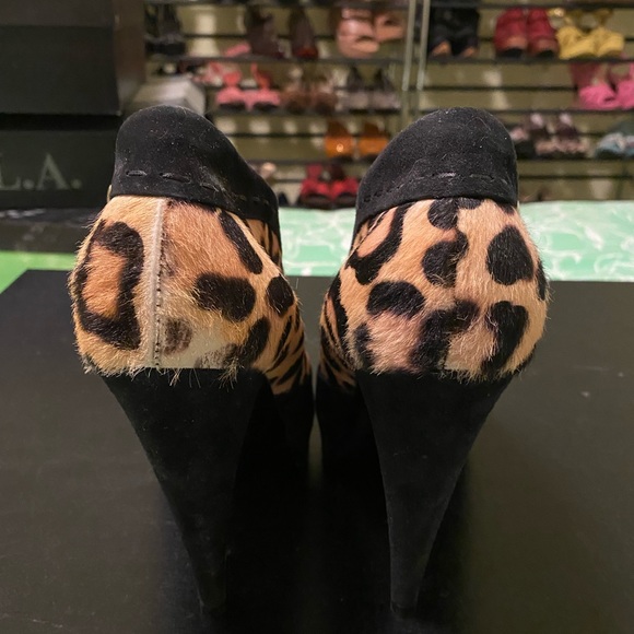 VINTAGE Gently Used Dior Heels - Picture 4 of 5